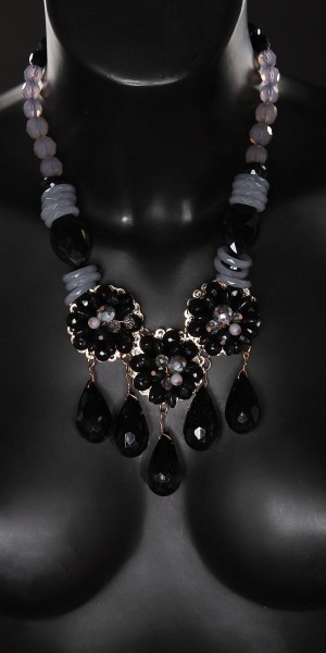 Trendy Collier mit Perlen